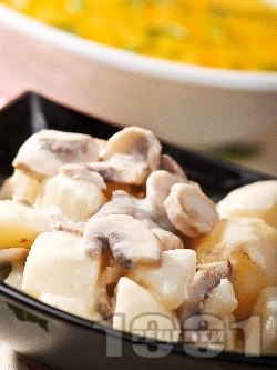 Вегетарианска яхния от картофи, гъби печурки и топено пушено сирене - снимка на рецептата